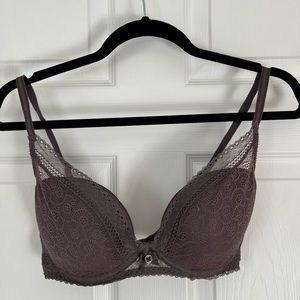 Chantelle bra